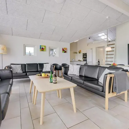 Finja - 500m From The Sea By Interhome Feriehus