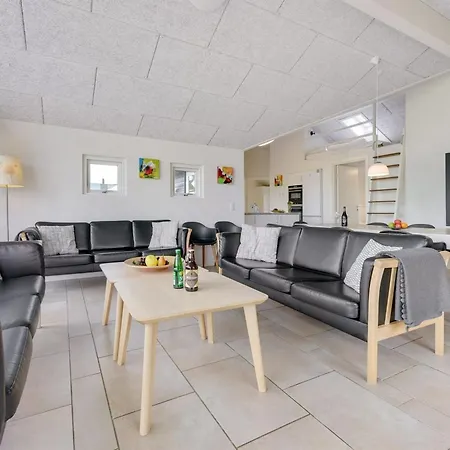 Dom wakacyjny Finja - 500m From The Sea By Interhome