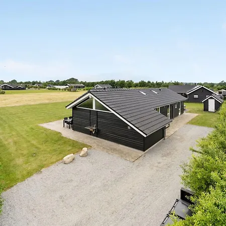 Finja - 500m From The Sea By Interhome *