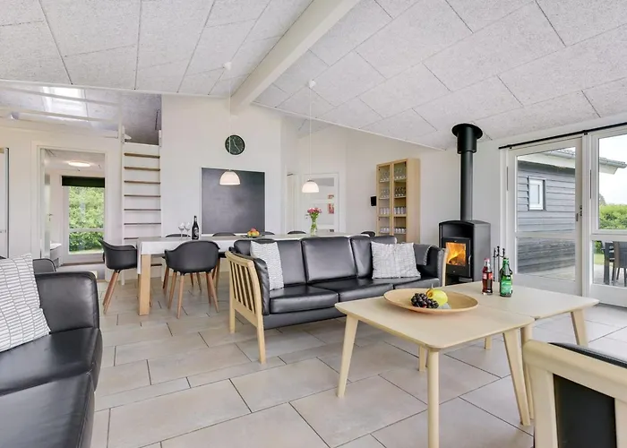 Finja - 500m From The Sea By Interhome